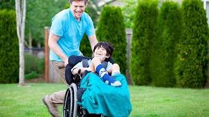 Aide à domicile pour les personnes atteintes d’une myopathie - Gauche