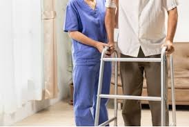 Aide à domicile pour les personnes atteintes d’une myopathie - Droite